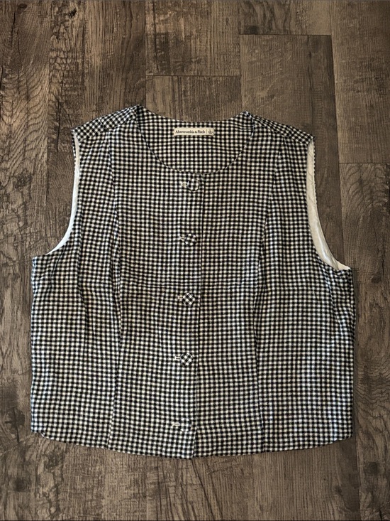 Abercrombie & Fitch Tops - Abercrombie & Fitch Linen Buttoned Vest - Black and White Gingham - Size Large